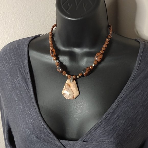 Very Awesome Stone Bead And Pendant Necklace 18 Inches Long - Picture 1 of 11